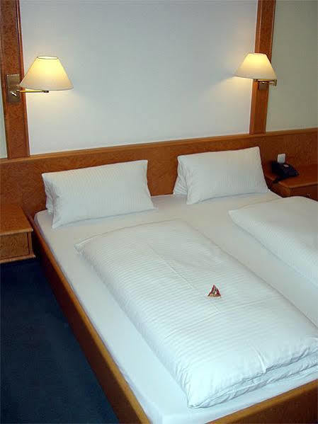 מינכן Hotel Leopold מראה חיצוני תמונה