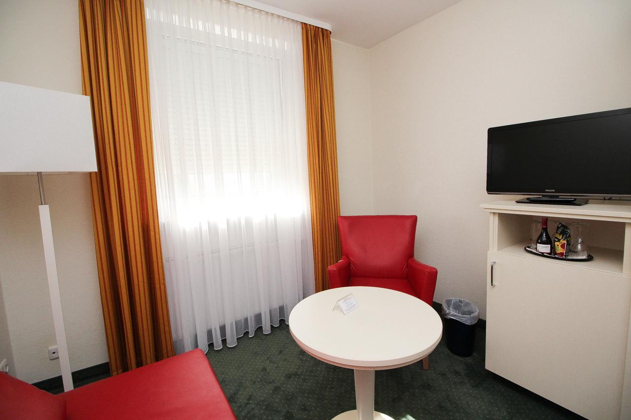 מינכן Hotel Leopold מראה חיצוני תמונה